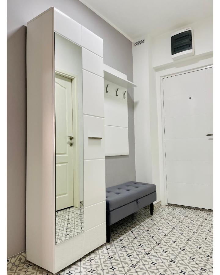 斯雷姆斯卡米特罗维察Apartman Jelena公寓 外观 照片